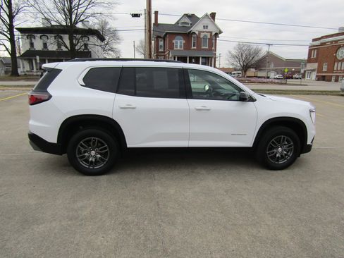 Used 2025 GMC Acadia Elevation AWD/4WD image 2