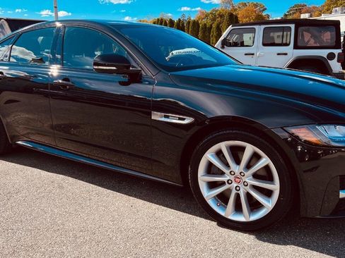 Used 2016 Jaguar XF R-Sport image 7
