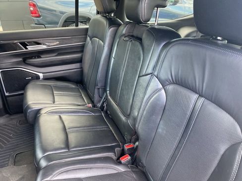 Used 2022 Jeep Wagoneer Series II AWD/4WD image 9