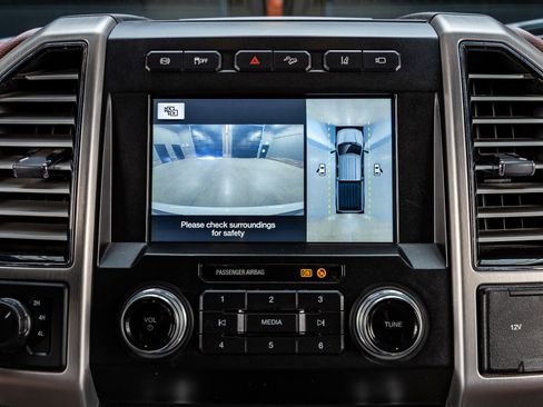 Used 2019 Ford F250 Platinum w/ Platinum Ultimate Package AWD/4WD image 27