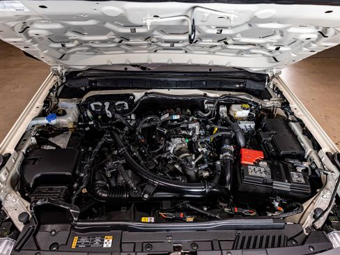 Used 2025 Ford Bronco Badlands image 29