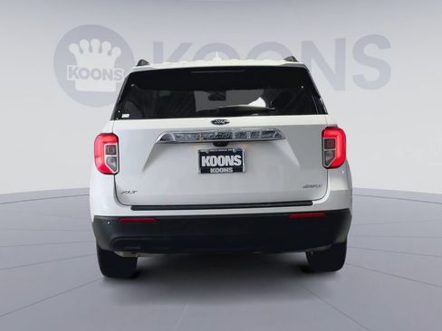 Used 2023 Ford Explorer XLT AWD/4WD image 10