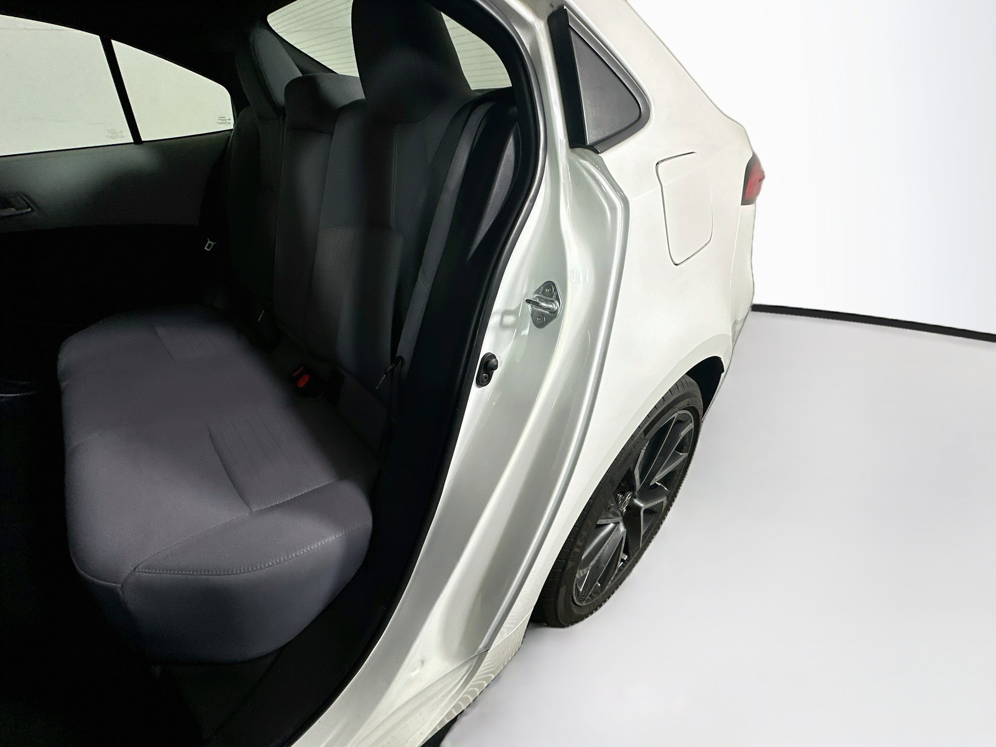 Used 2020 Toyota Corolla SE w/ SE Premium Package FWD image 26