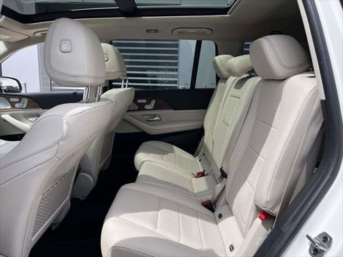 Used 2022 Mercedes-Benz GLS 450 4MATIC image 15