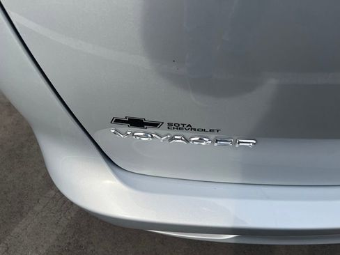 Used 2024 Chrysler Voyager LX image 30