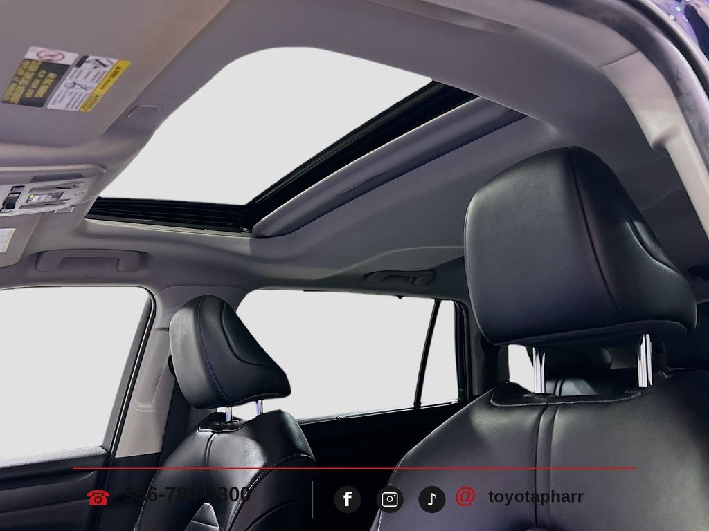 Used 2023 Toyota Highlander XLE FWD image 20