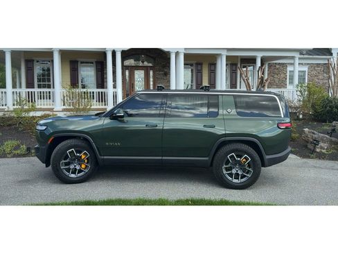 Used 2022 Rivian R1S Launch Edition AWD/4WD image 2
