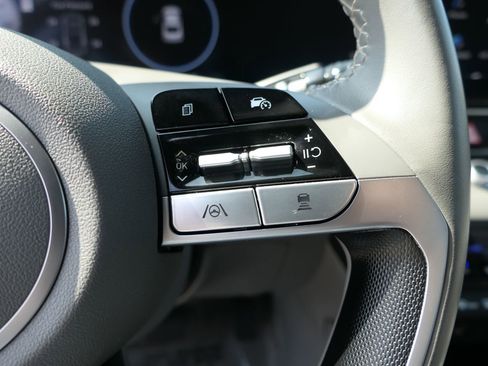 Used 2025 Hyundai Elantra SEL FWD image 14