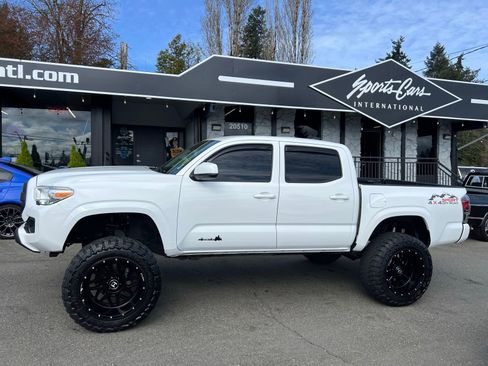 Used 2021 Toyota Tacoma SR AWD/4WD image 2