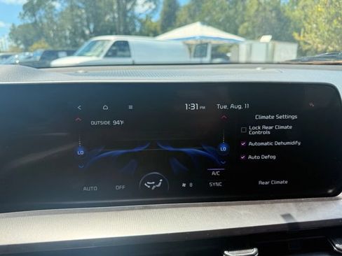 Used 2025 Kia Telluride S FWD image 4