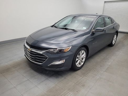 Used 2020 Chevrolet Malibu LT FWD image 2