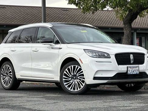 Used 2022 Lincoln Corsair Reserve w/ Equipment Group 201A image 2