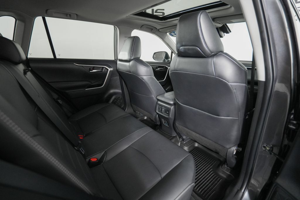 Used 2022 Toyota RAV4 XLE Premium AWD/4WD image 17