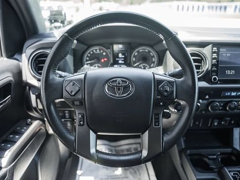 Used 2021 Toyota Tacoma TRD Off-Road AWD/4WD image 38