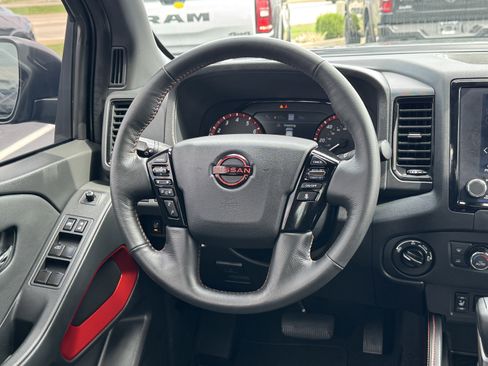 Used 2024 Nissan Frontier PRO-4X w/ Pro Convenience Package image 13