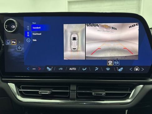 New 2026 Chevrolet Equinox EV LT w/ Comfort Package image 16