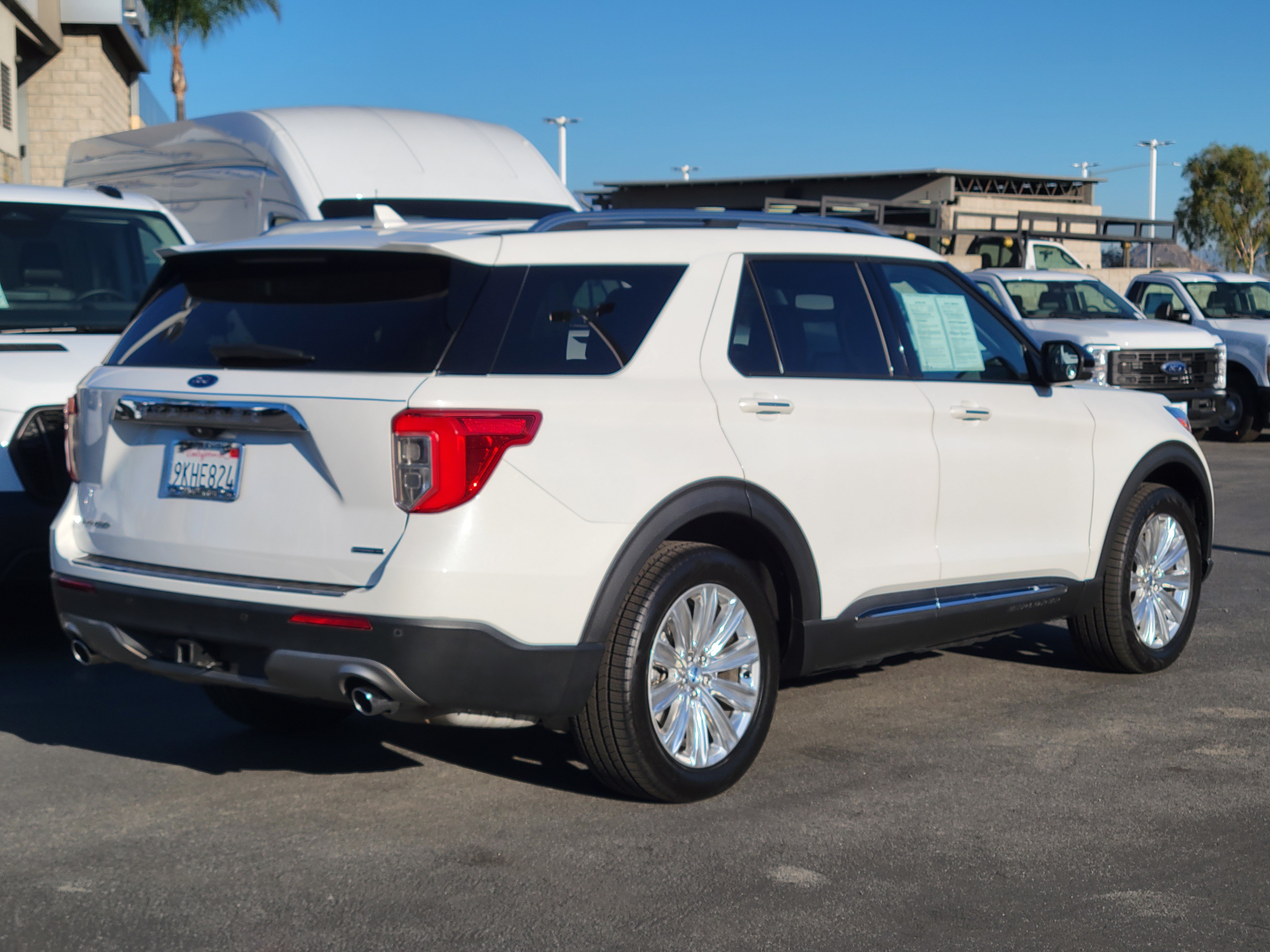 Certified 2023 Ford Explorer Limited w/ Hybrid Equipment Group 310A AWD/4WD image 2