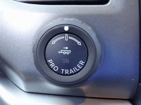 Used 2023 Ford Expedition XLT image 28