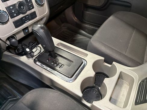 Used 2011 Ford Escape XLT AWD/4WD image 16