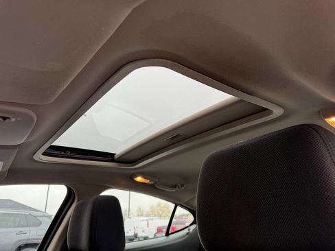 Used 2006 Pontiac Grand Prix w/ Sun And Sound Package image 17