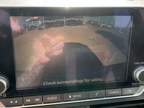 Used 2024 Nissan Altima 2.5 SV FWD image 12