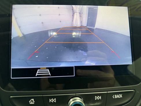 Used 2021 Chevrolet Malibu LS FWD image 15