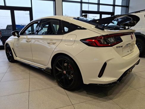 Certified 2025 Honda Civic Type R image 4