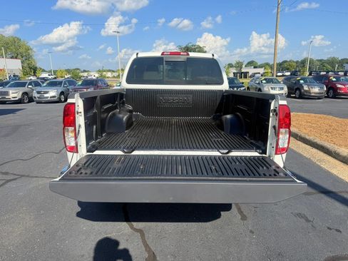 Used 2015 Nissan Frontier SV RWD image 23