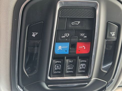 Certified 2024 Jeep Grand Cherokee L Limited AWD/4WD image 13
