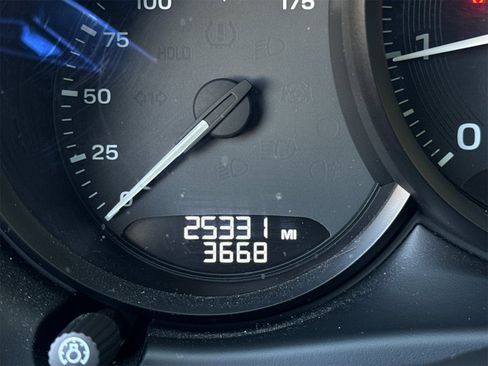 Used 2023 Porsche Macan image 28