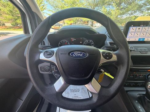 Used 2020 Ford Transit Connect XL FWD image 15