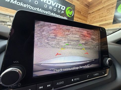 Used 2023 Nissan Rogue SV image 20