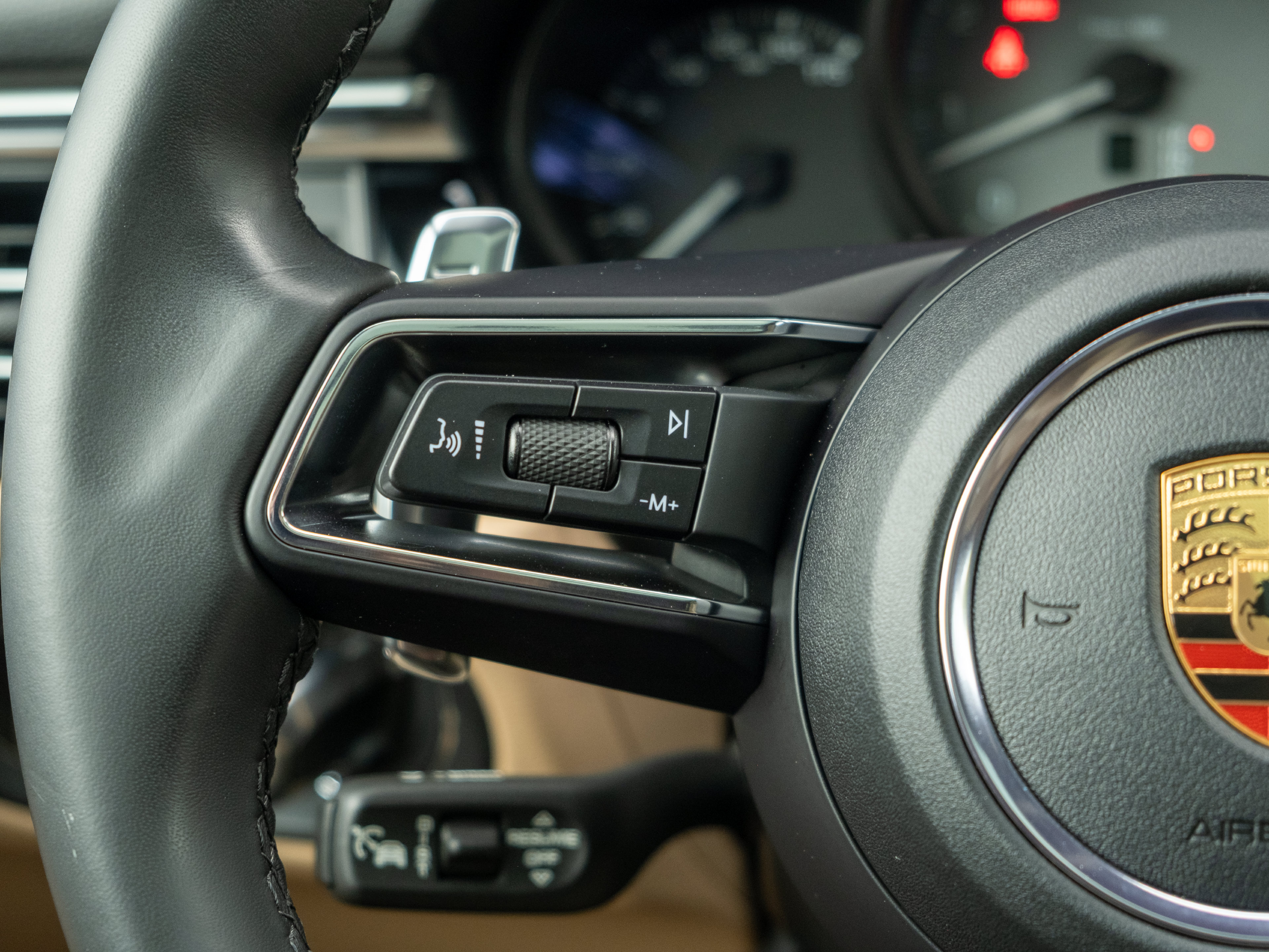 Certified 2023 Porsche Macan S AWD/4WD image 26