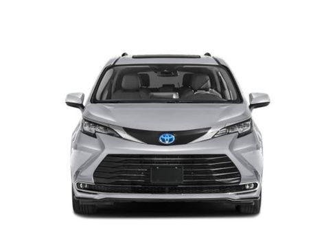 Used 2022 Toyota Sienna XLE w/ XLE Plus Package FWD image 4