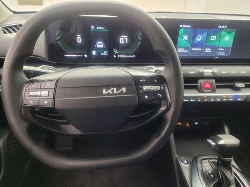 Used 2025 Kia K4 FWD image 22