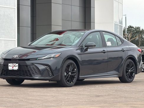 New 2026 Toyota Camry SE image 8