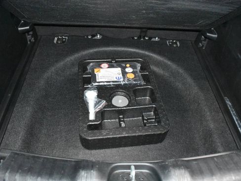 Used 2024 Jeep Compass Limited image 34