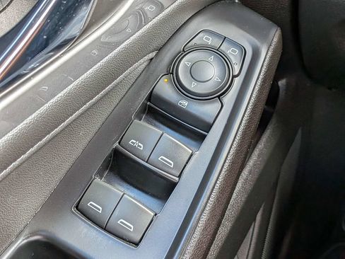 Used 2023 Chevrolet Traverse LT FWD image 26