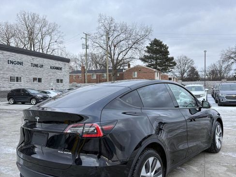 Used 2021 Tesla Model Y Long Range AWD/4WD image 6