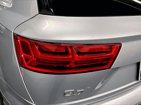 Used 2017 Audi Q7 3.0T Premium Plus w/ Premium Plus Package image 28