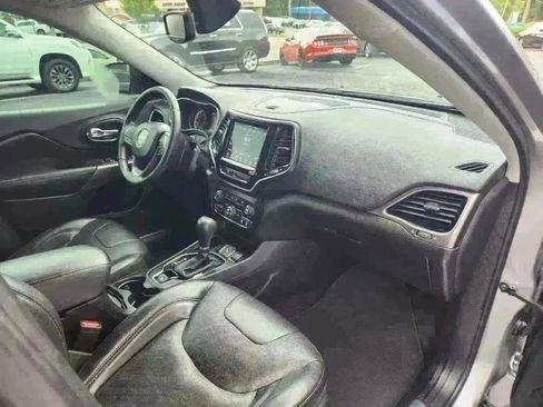 Used 2019 Jeep Cherokee Limited image 32