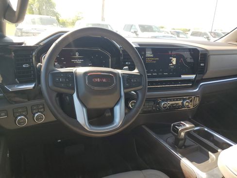 Used 2023 GMC Sierra 1500 SLT w/ SLT Premium Plus Package AWD/4WD image 19