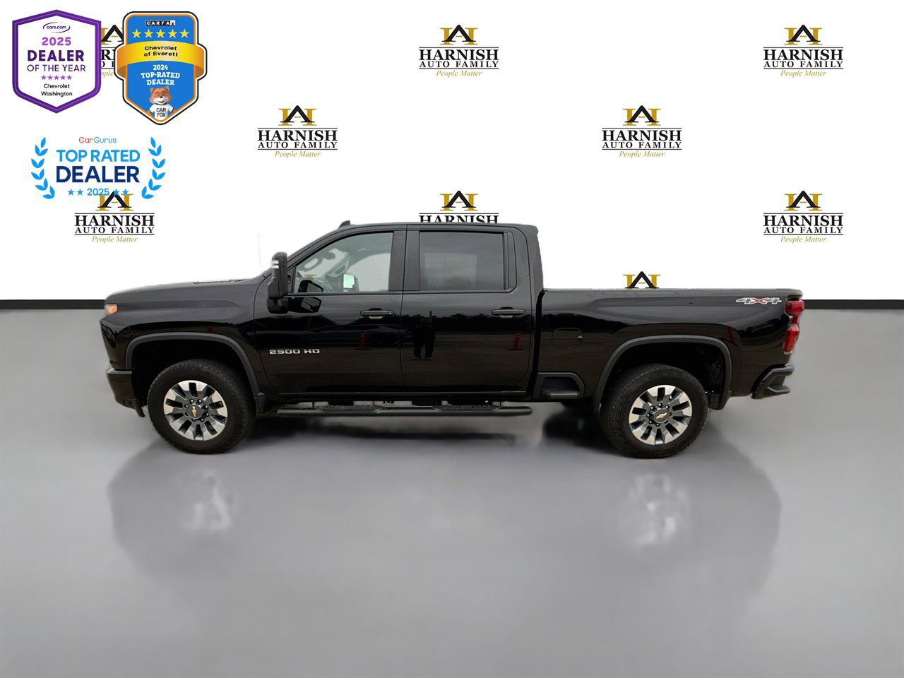 Used 2023 Chevrolet Silverado 2500 Custom w/ Custom Value Package AWD/4WD image 2
