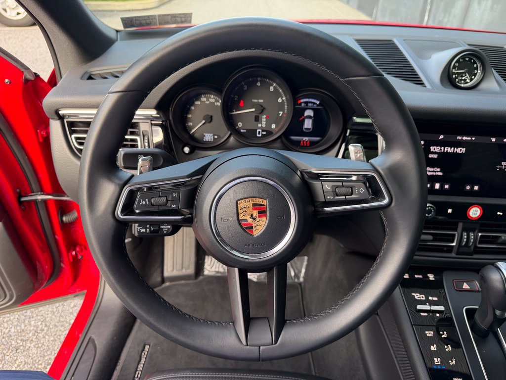 Certified 2026 Porsche Macan AWD/4WD image 25