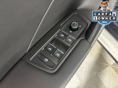 Used 2024 Volkswagen Tiguan SE image 12