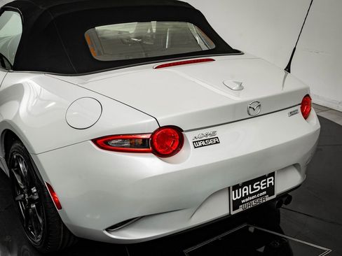 Used 2017 MAZDA MX-5 Miata Grand Touring image 19
