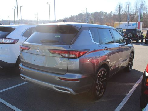 Used 2022 Mitsubishi Outlander SE image 4