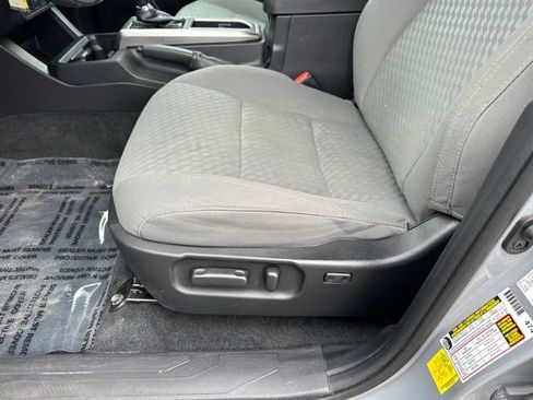 Used 2021 Toyota Tacoma SR5 AWD/4WD image 27