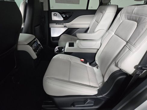 New 2026 Lincoln Aviator Reserve w/ Luxury Package image 14