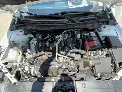 Used 2024 Nissan Altima 2.5 SR FWD image 27